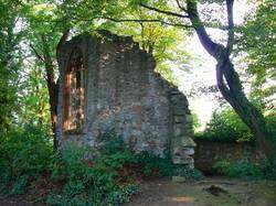 Seeheim-Jugenheim: Klosterruine am Schloss Heiligenberg