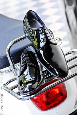 Lackschuhe gehören zum Frack