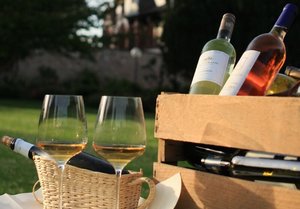 In der ersten Oktoberwoche laden Weinheimer Gastronomen, Winzer und Weinhändler zu Degustationen und Aktionen rund um die besten Tropfen der Region und ausgesuchter Weinlagen Europas ein. 
