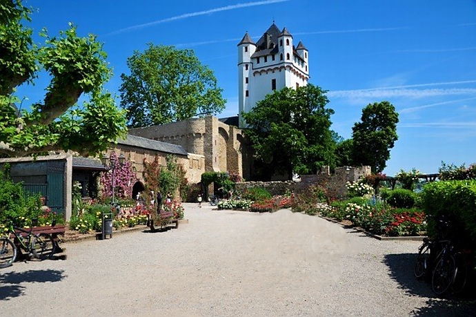 Eltville: Kurfürstliche Burg und Rheinpromenade 