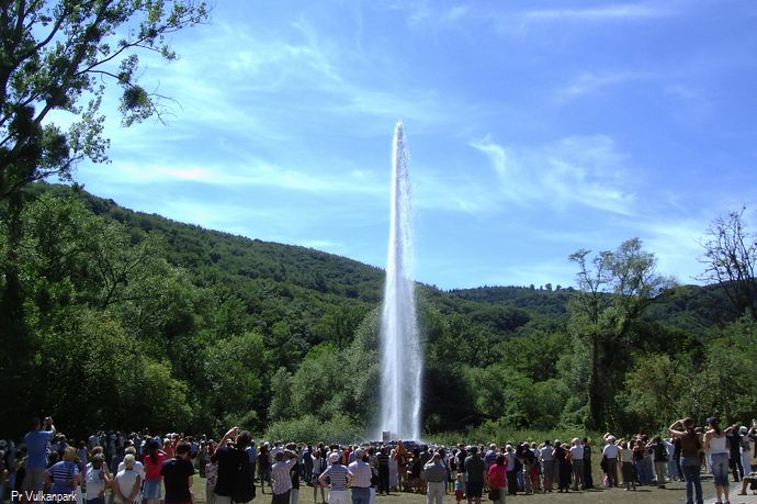 Der Geysir Andernach ist  der höchste Kaltwassergeysir der Welt.