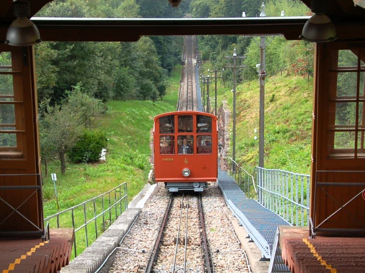 Standseilbahn von der Altstadt Heidelberg auf den Königstuhl