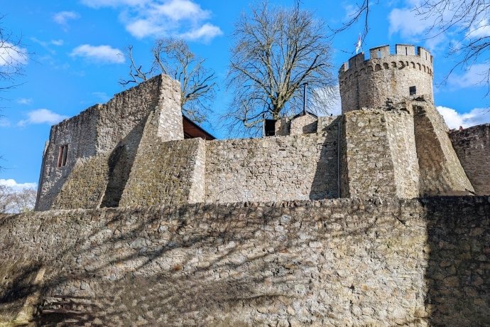 Schloss Alsbach ist eigentlich eine Burgruine a.d. Bergstrasse