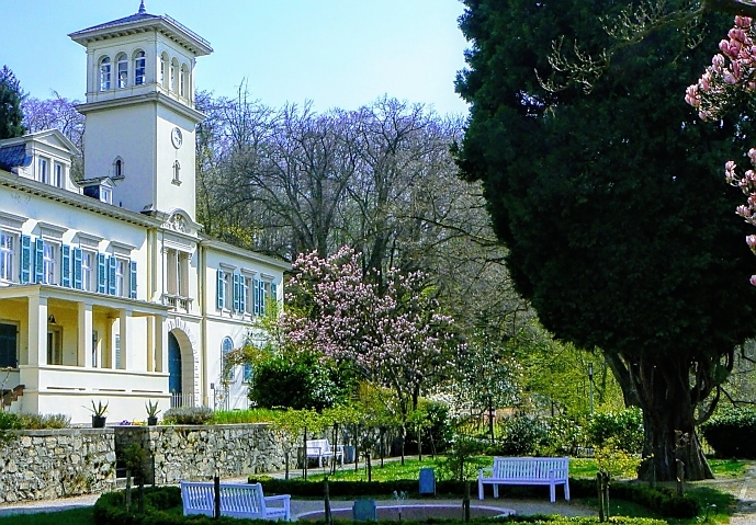 Schloss Heiligenberg, eine Sehenswürdigkeit auf dem Burgensteig Bergstrasse 