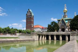 Am  nördlichsten Zipfel der Bergstraße liegt  Darmstadt. Die Stadt verdankt ihren Ruf als Zentrum des Jugendstils der Künstlerkolonie auf der Mathildenhöhe. 