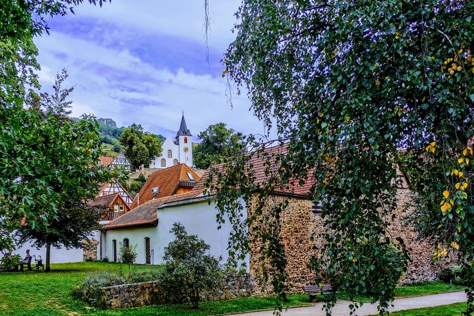 Zwingenberg Altstadt mit Blick auf die Bergkirche 