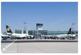 Während einer Flughafen-Rundfahrt bekommen Sie einen Überblick über das gesamte Flughafen-Geschehen. 