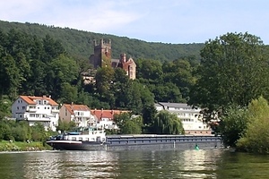 Der Neckarsteig zählt zu den beliebtesten Wanderwegen der Region und wurde sogar als schönster Wanderweg Deutschlands gekürt. 