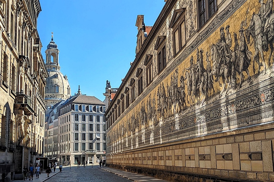 Dresden Fürstenzug an der Rückseite des Stallhofs