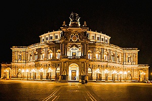 Tipps für eine Kurzreise. Die Stadt lockt mit ihrer bezaubernden Lage, barocken Bauwerken, weltberühmten Museen und einem quirligen Szeneviertel.   