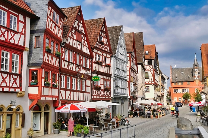 Ochsenfurt: Hübsche Fachwerkhäuser dominieren die Altstadt