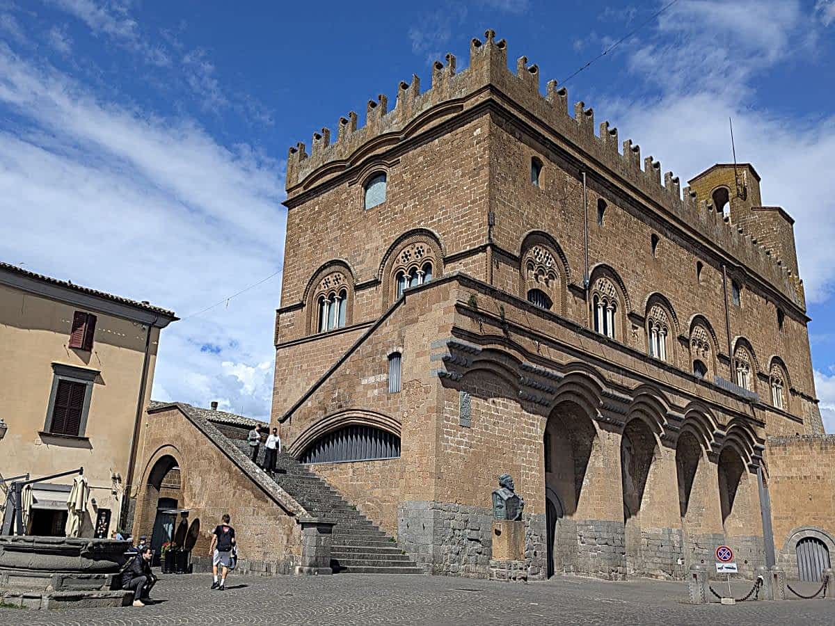 Der imposante Palazzo del Capitano del Popolo in Orvieto.