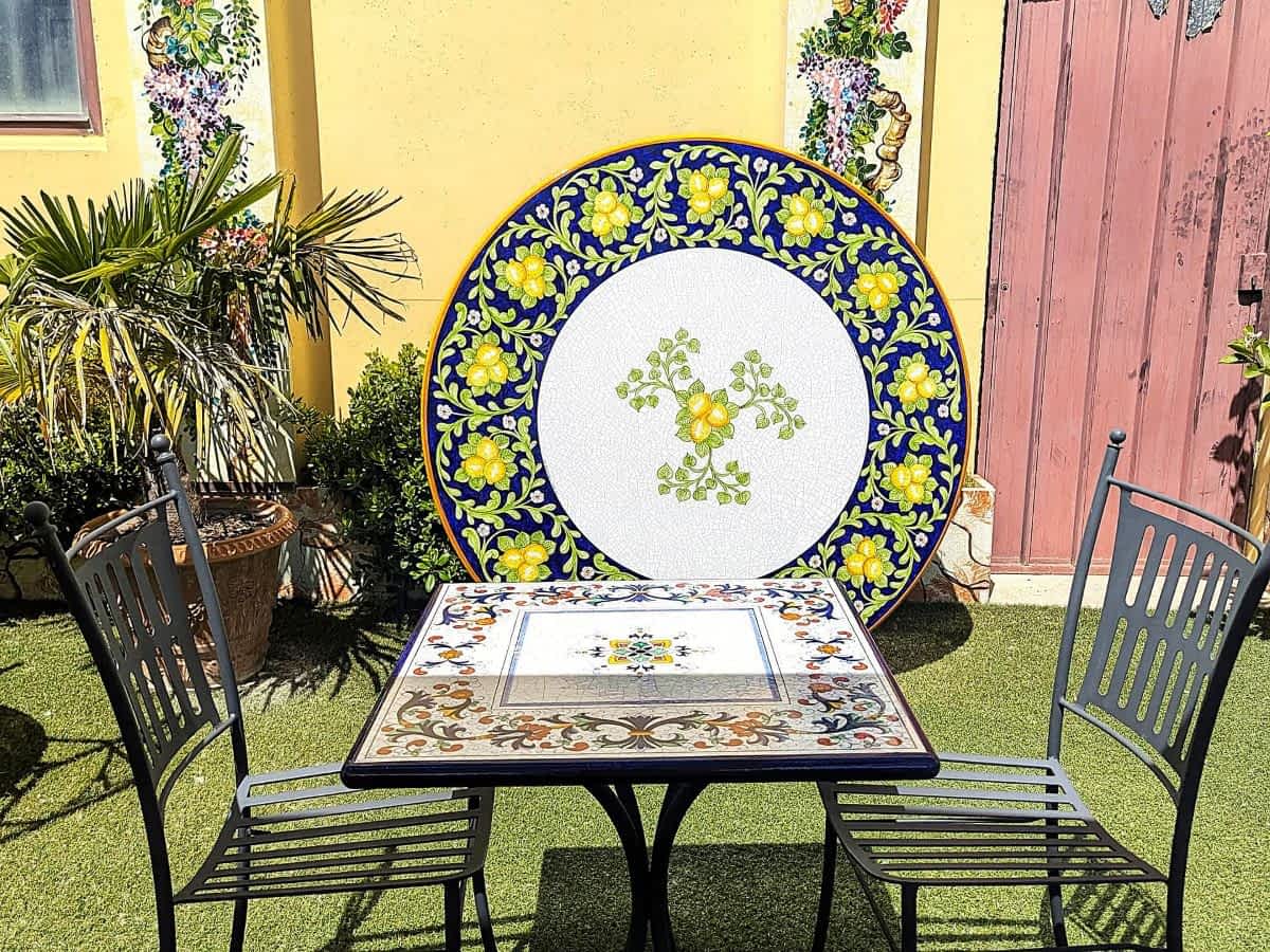 Bunte, handbemalte Majolika-Fliesen aus Deruta