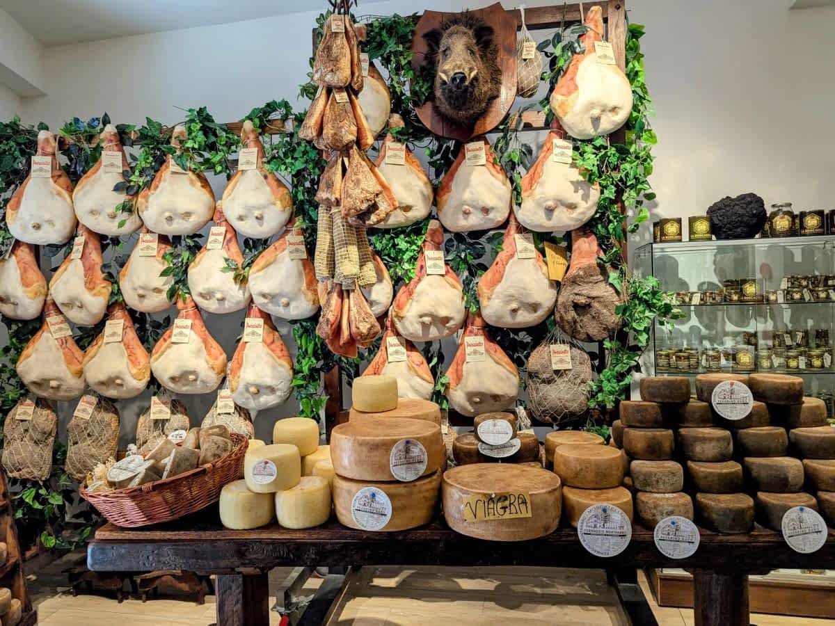 Delikatessen aus Norciaa