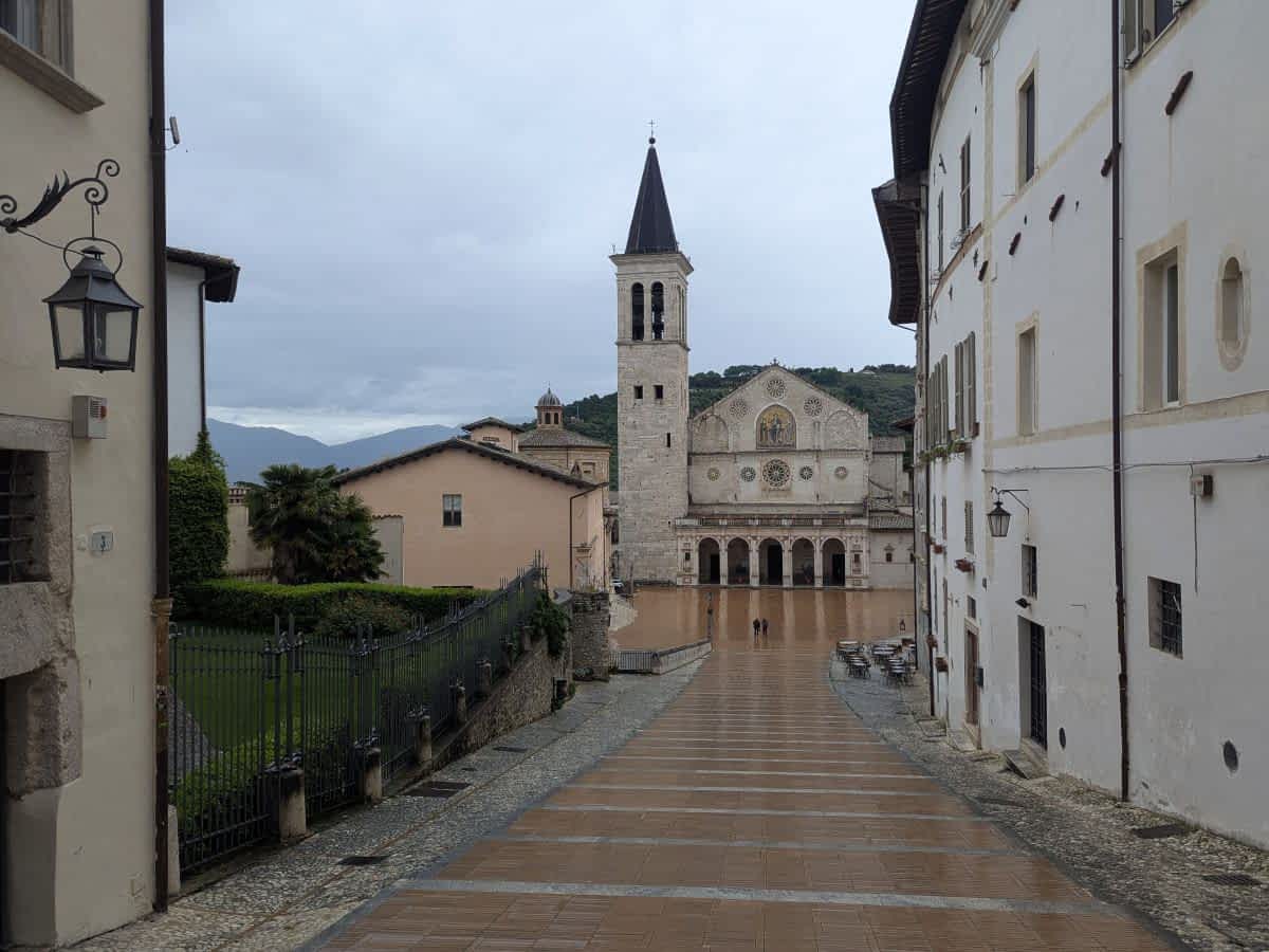 Die Kathedrale von Spoleto ist Santa Maria Assunta geweiht 
