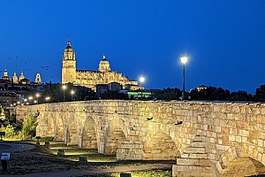[title] - Salamanca hat unser Herz im Flug erobert. Die spanische Stadt  ist bekannt für ihre einzigartige Mischung aus wunderschönen, historischen Gebäuden, ihrer erstklassigen Universität und der lebendigen Studentenkultur.  