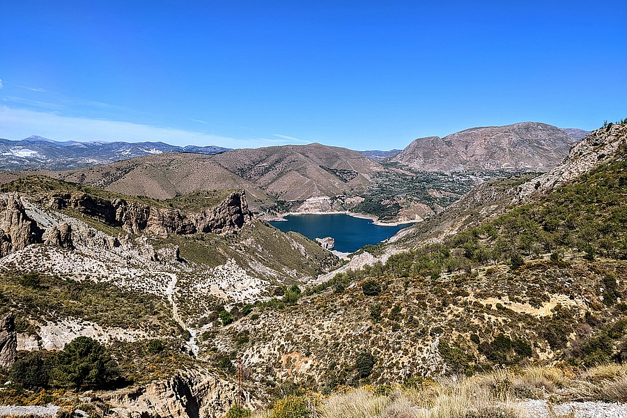 Bergsee in der Sierra Nevada